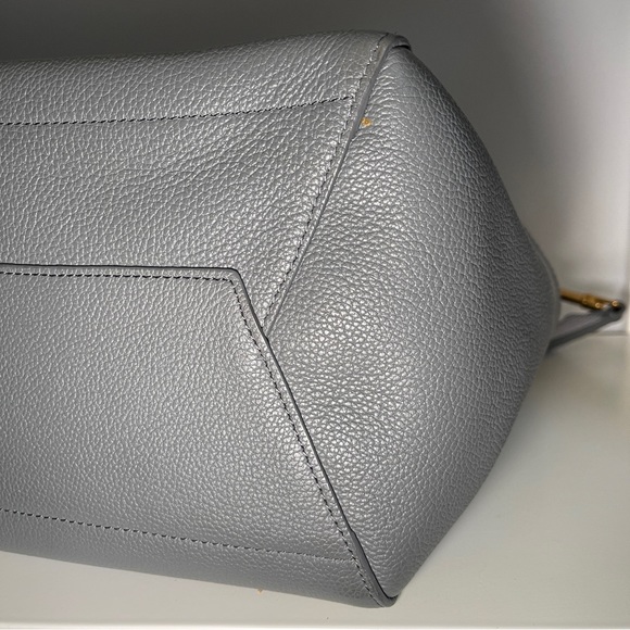 Authentic Celine SANGLE BUCKET BAG IN SOFT GRAINED CALFSKIN IN CLOUD women - Picture 3 of 14